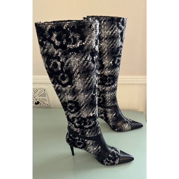 CHANEL BLACK CAMELLIAS LEATHER TWEED BOOTS SZ 38 NEW - Picture 5 of 13